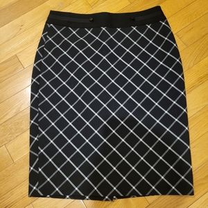 Limited Black and white pencil skirt. Size 0.